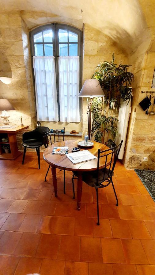 Appartement Dans Hotel De Flaux Uzes Exterior photo