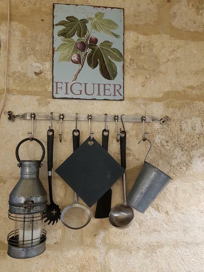 Appartement Dans Hotel De Flaux Uzes Exterior photo